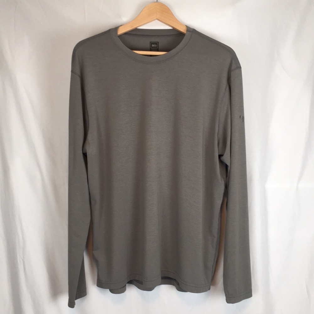 Men's REI Long Sleeved Sporty Gray Crewneck Shirt Size XL Lightweight